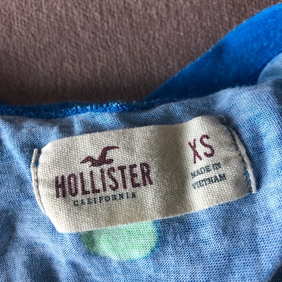 🌻3/$20🌻 Hollister loose fit crop - Picture 4 of 5
